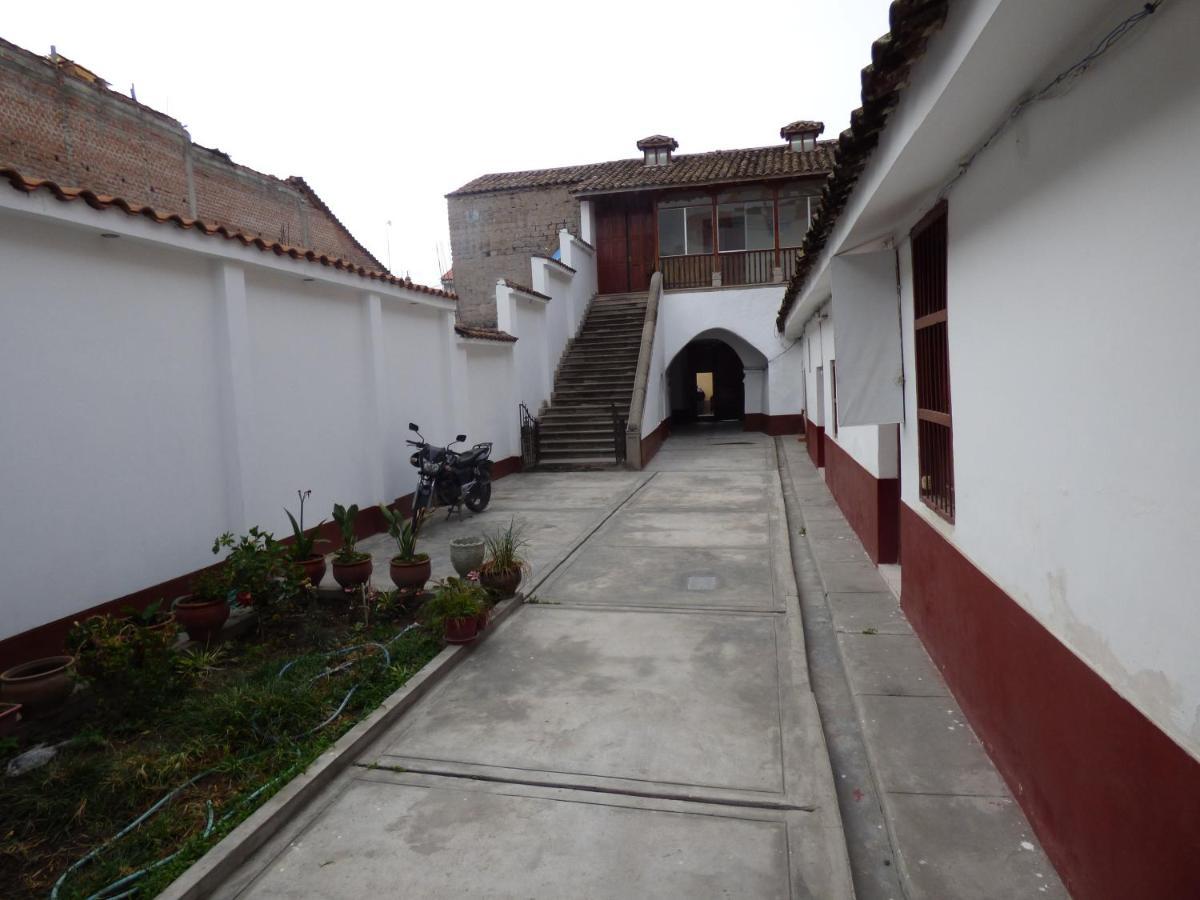 Platero Hotel Ayacucho Exterior photo
